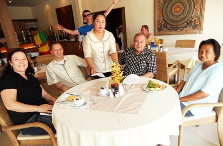 Karen Sanchez (left) enjoys lunch together with Hotel Manager Daniel Becker (2ndleft), General Manager Rene Pisters (2nd right) and “mother” Lek (right).
