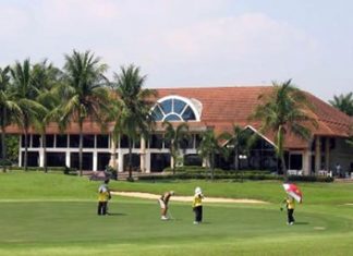 Eastern Star’s ninth hole with the clubhouse in the background.