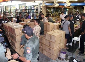 Police raid several South Pattaya bars and restaurants selling shisha, confiscating buraku, shisha pipes and other items worth more than a total 600,000 baht.