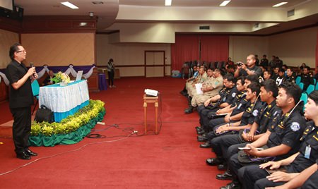 Pattaya city workers, municipal officers, and civil-defense volunteers attend training in combating drug-related problems.
