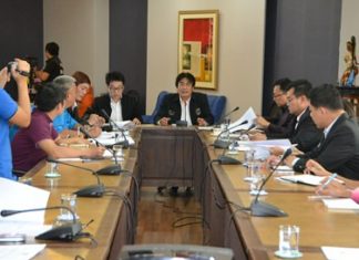 Deputy Mayor Ronakit Ekasingh chairs a meeting to discuss a five-year tourism-development plan being drafted to improve Koh Larn and Pattaya.
