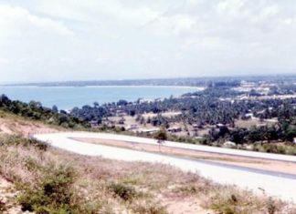 Photo of Pattaya City taken in about 1957 at the curve on Pratamnak Hill which is now the site of the Pratamnak police booth.