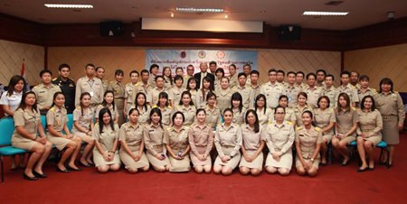 Pattaya presented honorary badges to reward the efforts of 84 civil servants and educators to combat corruption as the city joined the national government’s “war on corruption”.