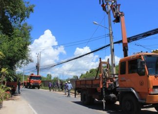 The Provincial Electrical Authority has begun replacing 12-meter-tall poles with 22-meter-tall towers in Pattaya in order to upgrade the city’s power system.