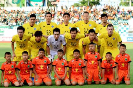 Pattaya United FC line up before their Thai Division 1 fixture against Pichit FC at the Pichit Stadium, Saturday, June 20. (Photo/Pattaya United FC)
