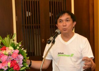 Jotun Regional General Manager Prasit Jaemprasertkul introduces the Jotashield AntiFade Colours line of paints.