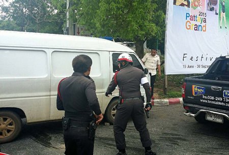 A monk who gained notoriety after being caught on video counting stacks of money on a Sriracha roadside was detained in Pattaya following complaints he was soliciting money here. Police, with guns drawn, tried to convince Mahaniphon Susutto to get out of the van, but he refused. Eventually police had to tow the van to the station with him still inside.
