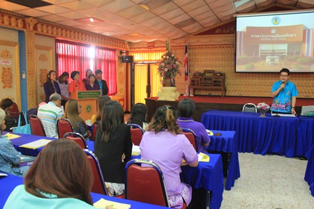 City Councilman Rattanachai Sutidechanai (right) addresses the gathered communities to begin brainstorming ways to improve the quality of life for Pattaya’s physically challenged residents.