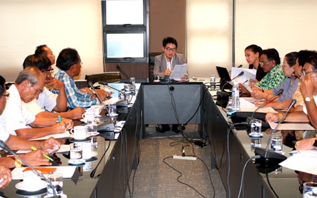 City Councilor Suthidechanai, president of the Tourism and Culture Committee, meets with city officials to plan this year’s Mother’s Day celebration.