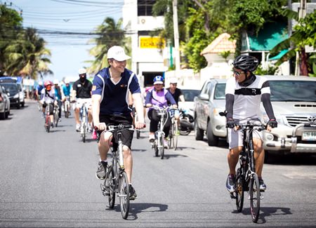 Over 60 condo owners and their friends, from both Pattaya and Bangkok, took part in the 2-hour bike ride.