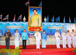 Eastern Seaboard celebrates HM Queen Sirikit’s 83rd birthday Vice Admiral Wipak Noyjinda, Commander of Sattahip Naval Base, leads the Mother’s Day candle lighting activities on the occasion of Queen Sirikit’s 83rd birthday.