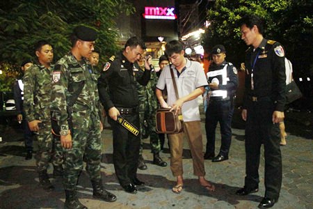 Police and military are stepping up their visual presence on Walking Street to try and secure the area, and increase tourist confidence following the August 17 bombing of the Erawan Shrine in Bangkok. 