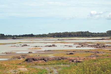 The director of the Provincial Waterworks Authority’s Pattaya office has warned that if the area does not get a substantial amount of rain soon, the city could see water shortages as soon as mid-September. Mabprachan Reservoir, shown here nearly dry, is facing the biggest crisis. (Photo by Urasin Khantaraphan)