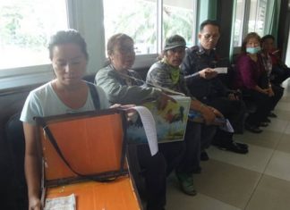 Boonpeng Kaewoharn and Sawart Kaewoharn were caught selling lottery tickets at higher than legal prices.