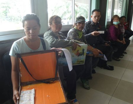 Boonpeng Kaewoharn and Sawart Kaewoharn were caught selling lottery tickets at higher than legal prices.