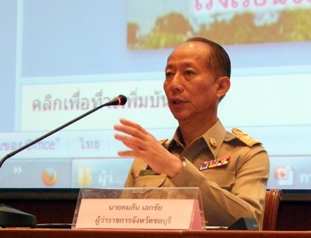 Gov. Khomsan Ekachai presides over the one-year anniversary of Chonburi’s “Stable, Prosperous, Sustainable” program.