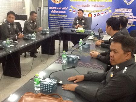 Pol. Maj. Gen. Naiyawat Phadermchit, Region 2 inspection commissioner in the Office of the Inspector-General, found no improprieties at the Chonburi Immigration Office.