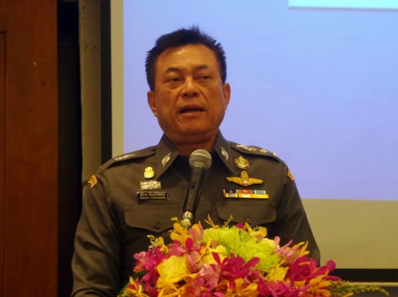 Pol. Maj. Gen Thitirat Nonghanpithak, commissioner of the Central Investigation Bureau, speaks at a seminar where Pattaya police learned investigation techniques to improve their crime-fighting abilities.