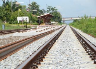 The State Railway of Thailand briefed Pattaya-area government and business leaders on ongoing plans to develop new rail lines connecting Bangkok and the Maptaput Industrial Estate with an eye toward adding a Pattaya link.