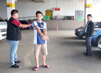 Pattaya police took Rungroj around Pattaya to a number of places for a re-enactment of his confessed offenses.