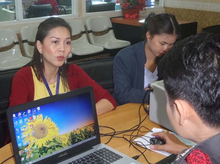Medical-radiation technician Supawinee Pradubkam reports to police how her life savings went missing, most likely due to a gang of ATM skimmers.