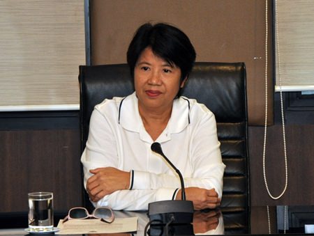 Teeraporn Srichan, acting director of the Center for Protection of Children’s Rights Foundation, chairs a meeting to update Pattaya-area child-protection officials on four ongoing projects in four area sub-districts.