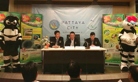 (L to R) City councilmen Banjong Banthoonprayuk and Ithiwat Wattanasartsathorn join Pattaya deputy spokesman Damrongkiat Pinitkarn to announce Pattaya’s city and medical officials are stepping up their dengue fever awareness campaign.