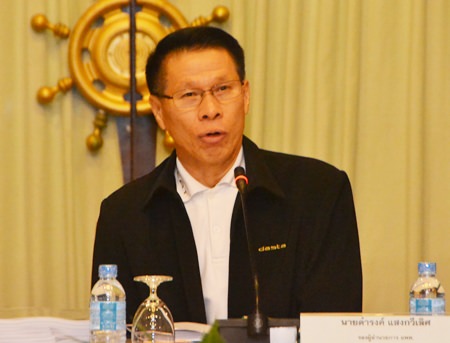 DASTA Deputy Director Damrong Saengkaweelert chairs a meeting to begin grading projects and setting budgets for initiatives to make the Pattaya area a sustainable-tourism region.