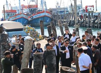 Labor minister inspects Samae San port