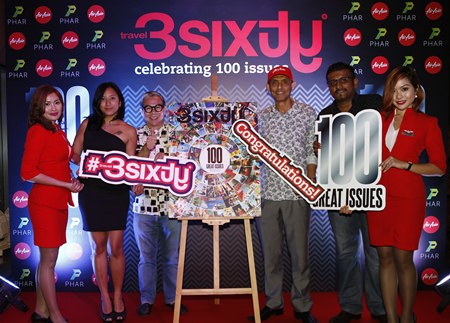 Dato’ Aziz Bakar, Board of Director of AirAsia Berhad revealed the cover of Travel 3sixty°’s 100th issue during the celebratory event.