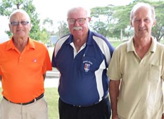 Jan Lovgreen (left) and Daryl Evans (right) with Dave Richardson.