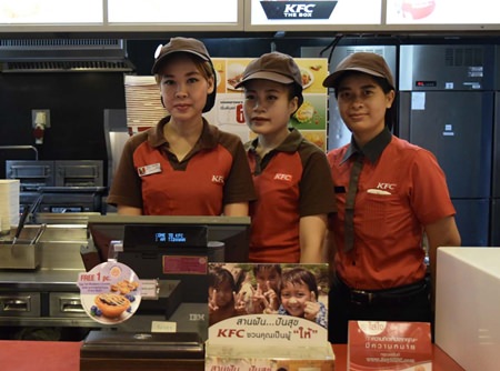 Kind-hearted Pattaya KFC staffer becomes net idol - Pattaya Mail