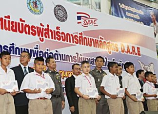 1,525 Pattaya students D.A.R.E. to say no to drugs