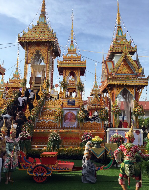 The deceased abbot received a full Buddhist religious cremation ceremony.