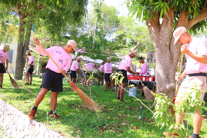 About 1,000 sailors and residents swept through Kledkaew municipality.