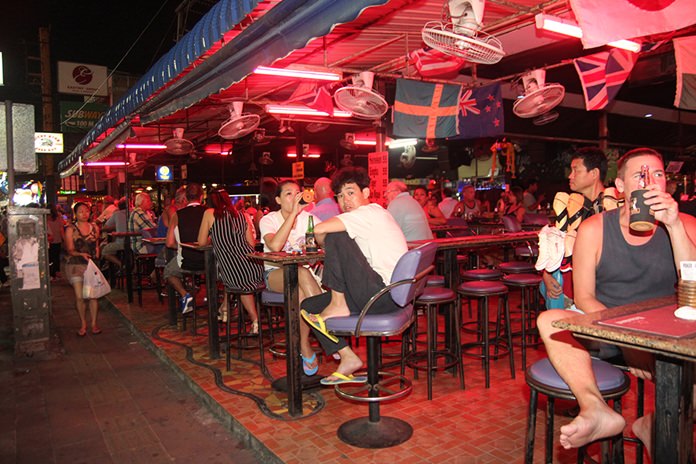 City police have announced Pattaya bars inside the entertainment zone will be allowed to remain open until 4 a.m.