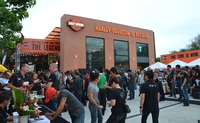 The new Harley-Davidson dealership in Pattaya marks the 229th branch in the world. The shop is located on Sukhumvit Road, just before the Pattaya Floating Market.