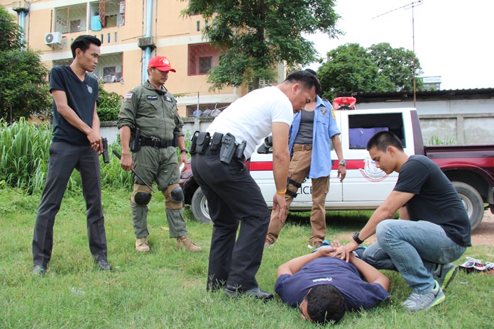 Pattaya Police showed off its commando unit’s skills with a demonstration capturing a terrorism suspect.