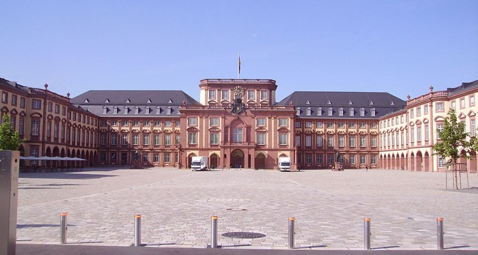 The courtyard at the Palace of Mannheim. (Photo/Immanuel Giel)