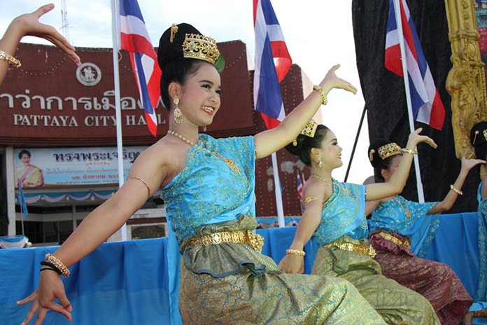 Local students perform a beautiful Thai dance.
