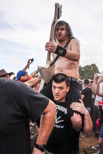 Joel O’Keefe of Airbourne goes all Angus Young.