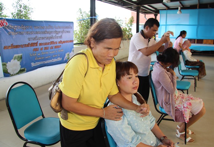 Thailand Association for the Blind provided free massage during the month of Mother’s Day.