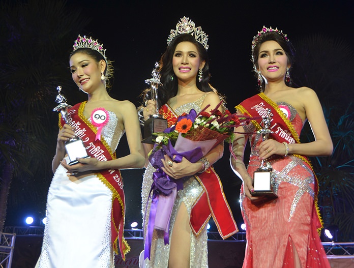 (L to R) Second runner-up Rujravee Nanawan, Miss Healthy Queen Pattaya 2016 Chonguanankorn Panyadee and the first runner-up Kantanyuta Rattanatada.