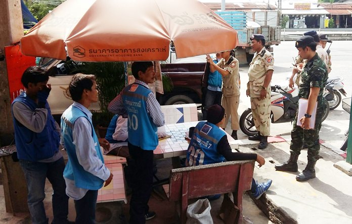 Pattaya police backed by soldiers checked a half-dozen area motorcycle-taxi stands to clarify new rules.