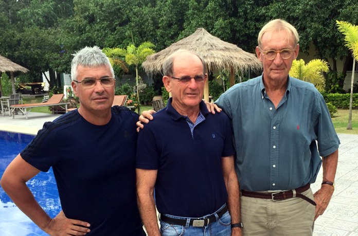 Paddy Devereux (centre) with Martin Hayes (left) and Willem Lasonder.