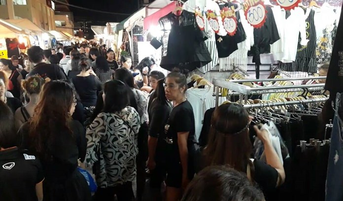 Many residents were seen purchasing black clothing in local markets including Keha on Thepprasit Road.