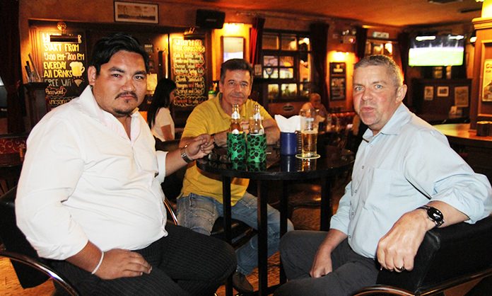 Francisco McGrath, Haven Consultants, and Thomas Rüegsegger, Pattaya branch manager for Italasia, chat up Paul Strachan, assistant editor business development for the Pattaya Mail.