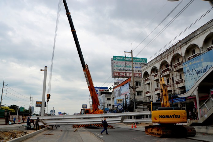 ... But only for a few hours whilst heavy equipment was used to move large steel girders in preparation for installation of large directional signs.