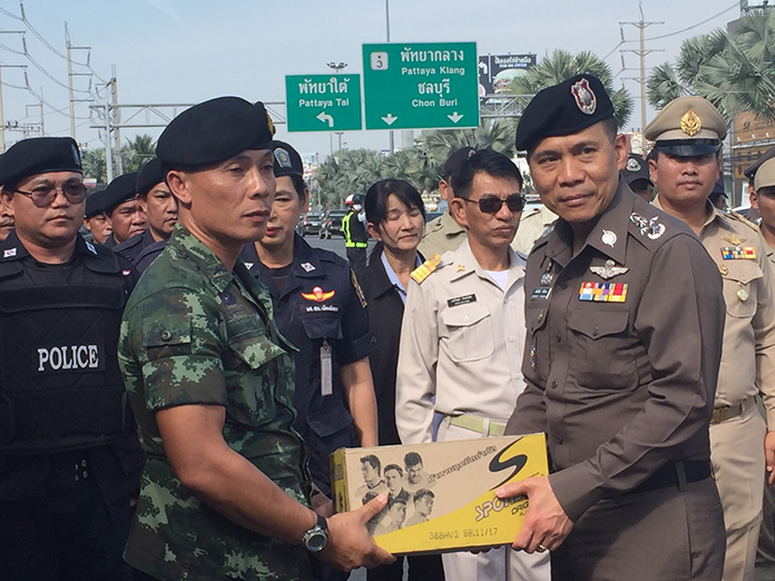 Pol. Gen. Chalermkiat Sriworakan stopped in Chonburi to inspect local officers’ readiness for New Year’s Eve during a whirlwind tour of the country.