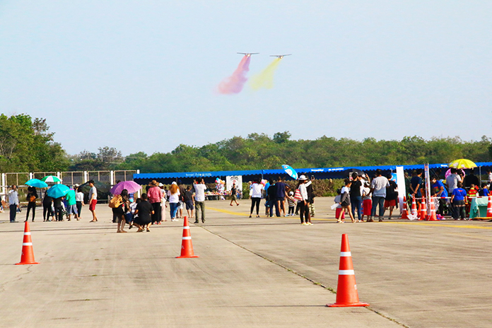 The crowd was awed by a colorful fly-by in Sattahip.